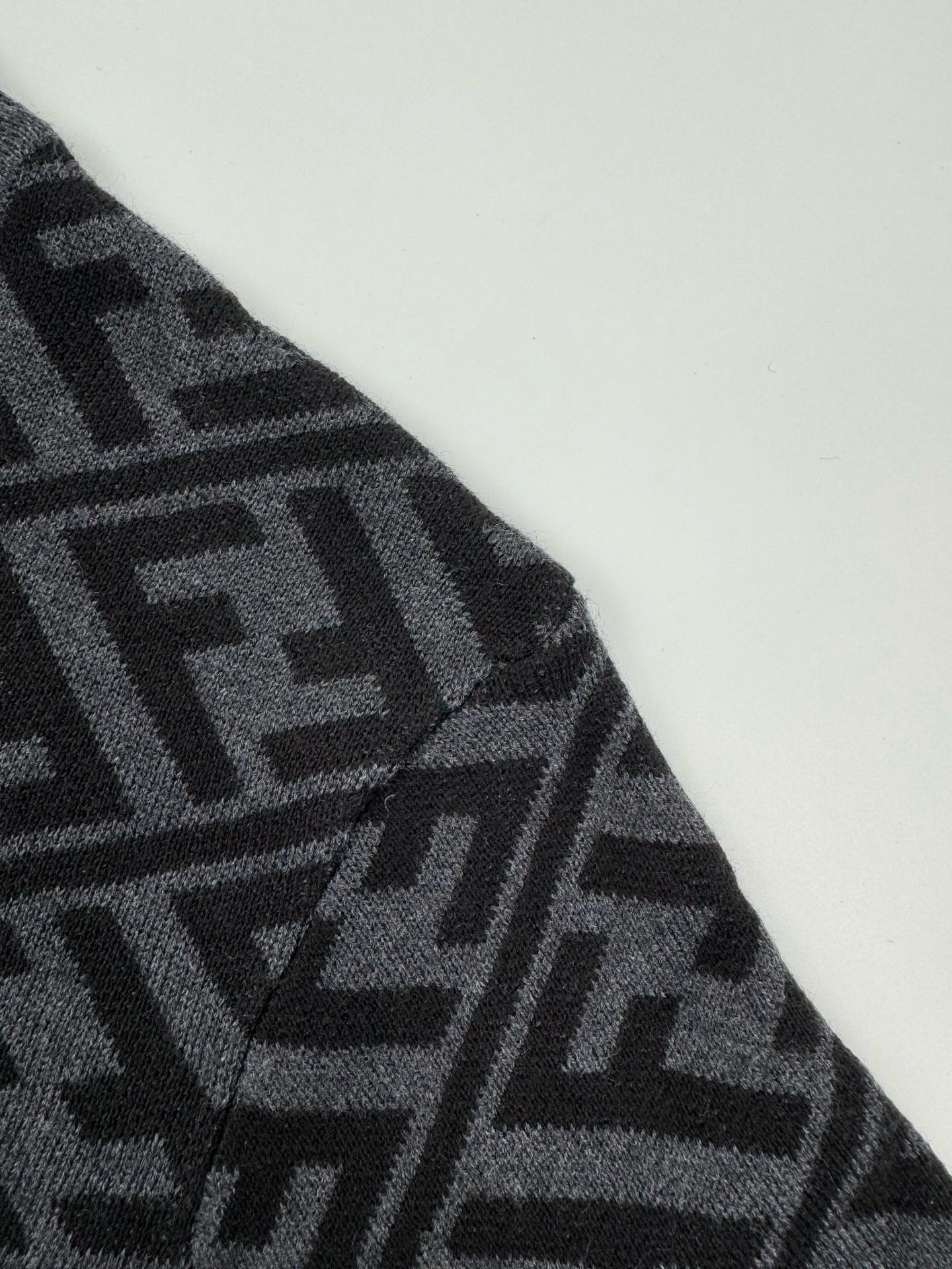 سويت شيرت متعدد الألوان