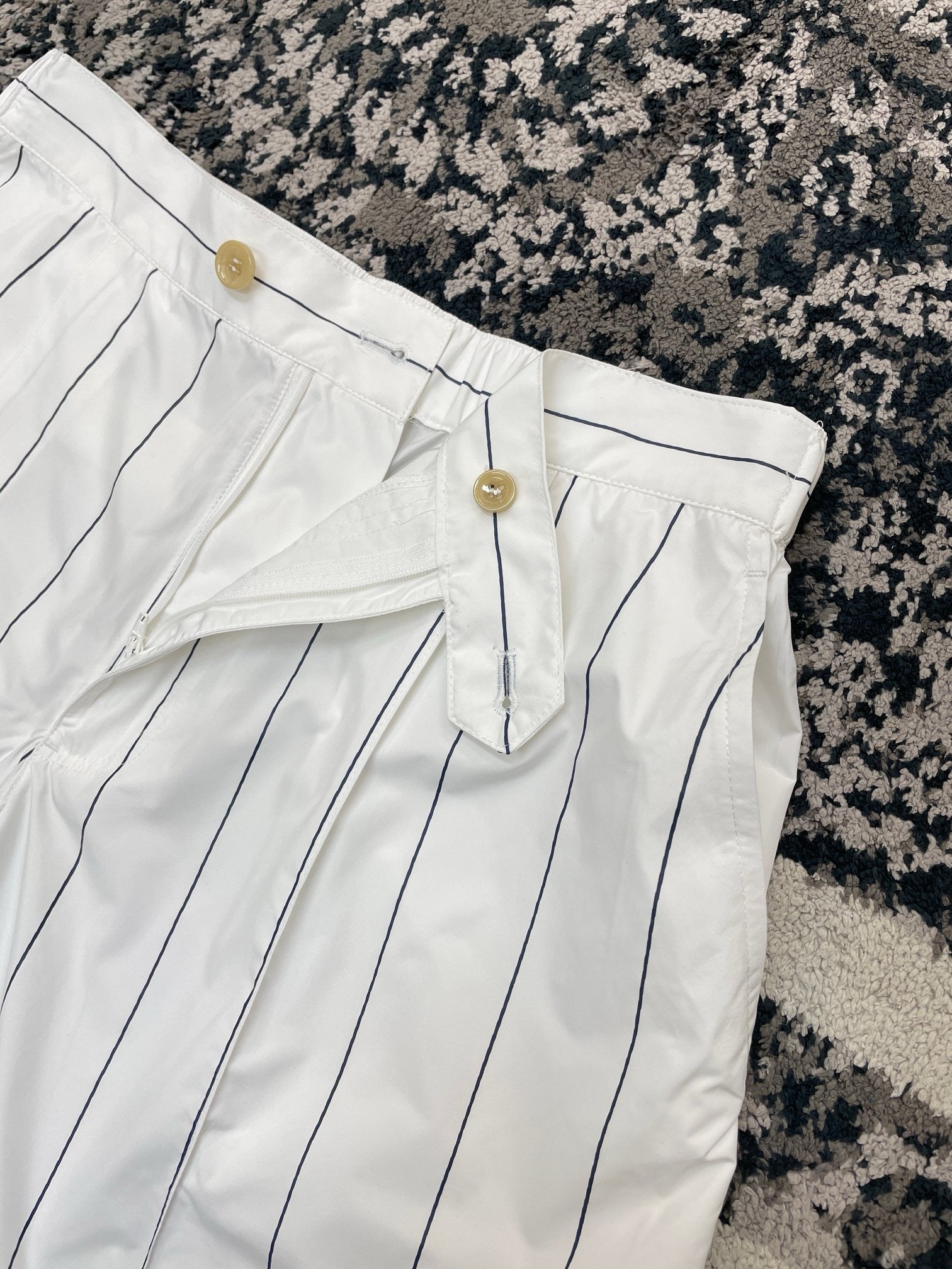 White Short - FashionHype.xyz