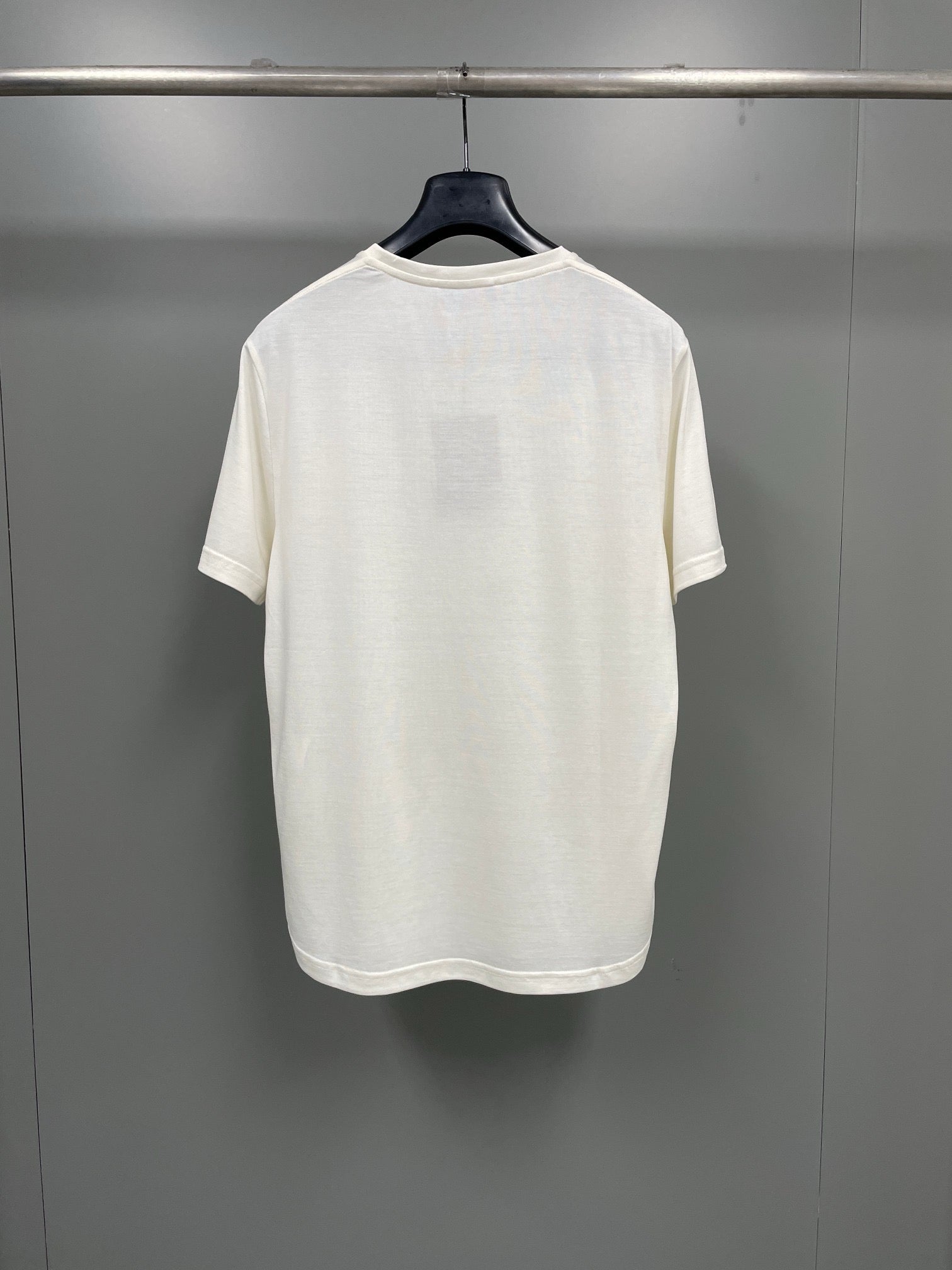 Blau-weißes T-Shirt