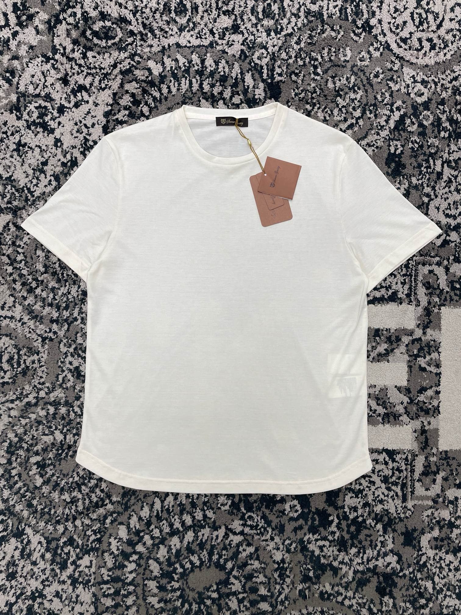 Blau-weißes T-Shirt