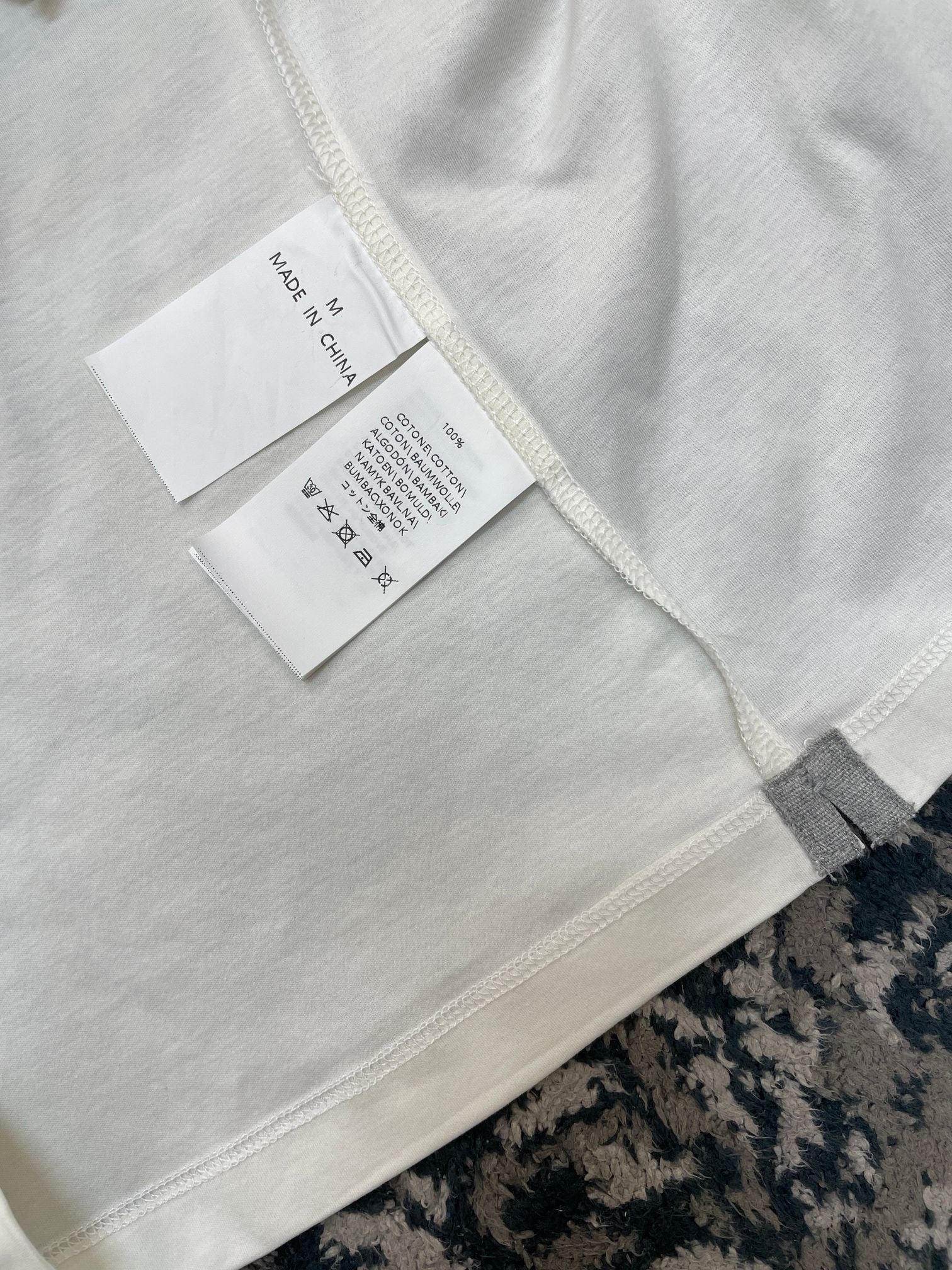 Blaues und weißes Polo