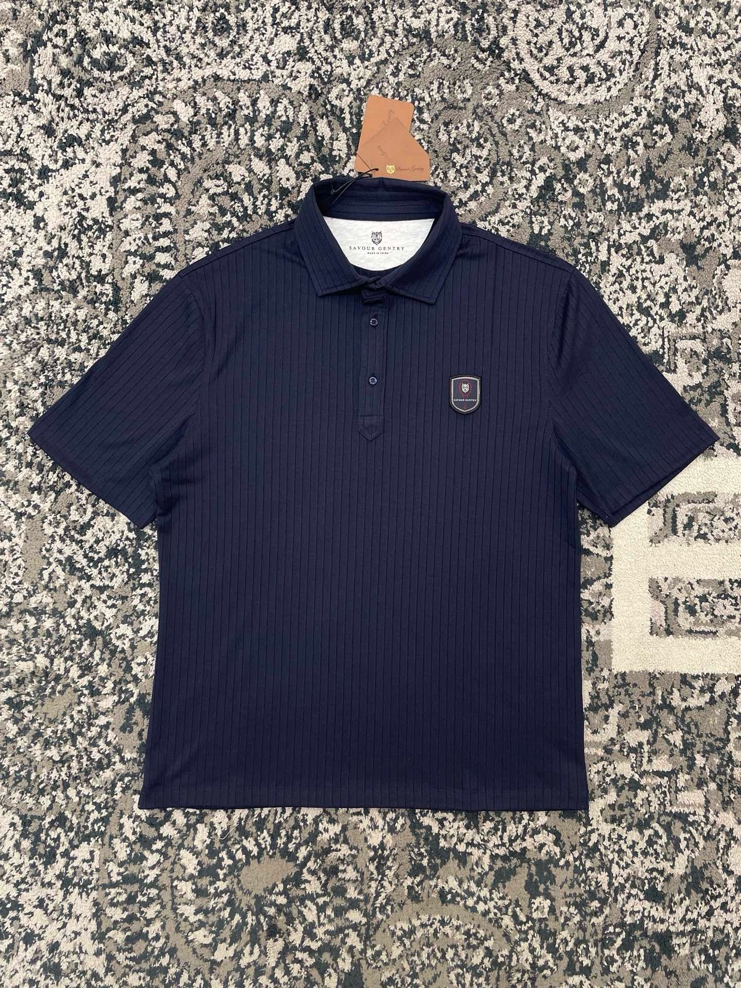 Blaues und weißes Polo