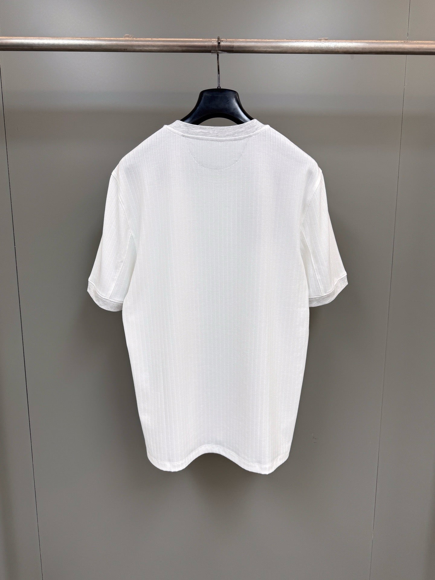 White T-shirt - FashionHype.xyz