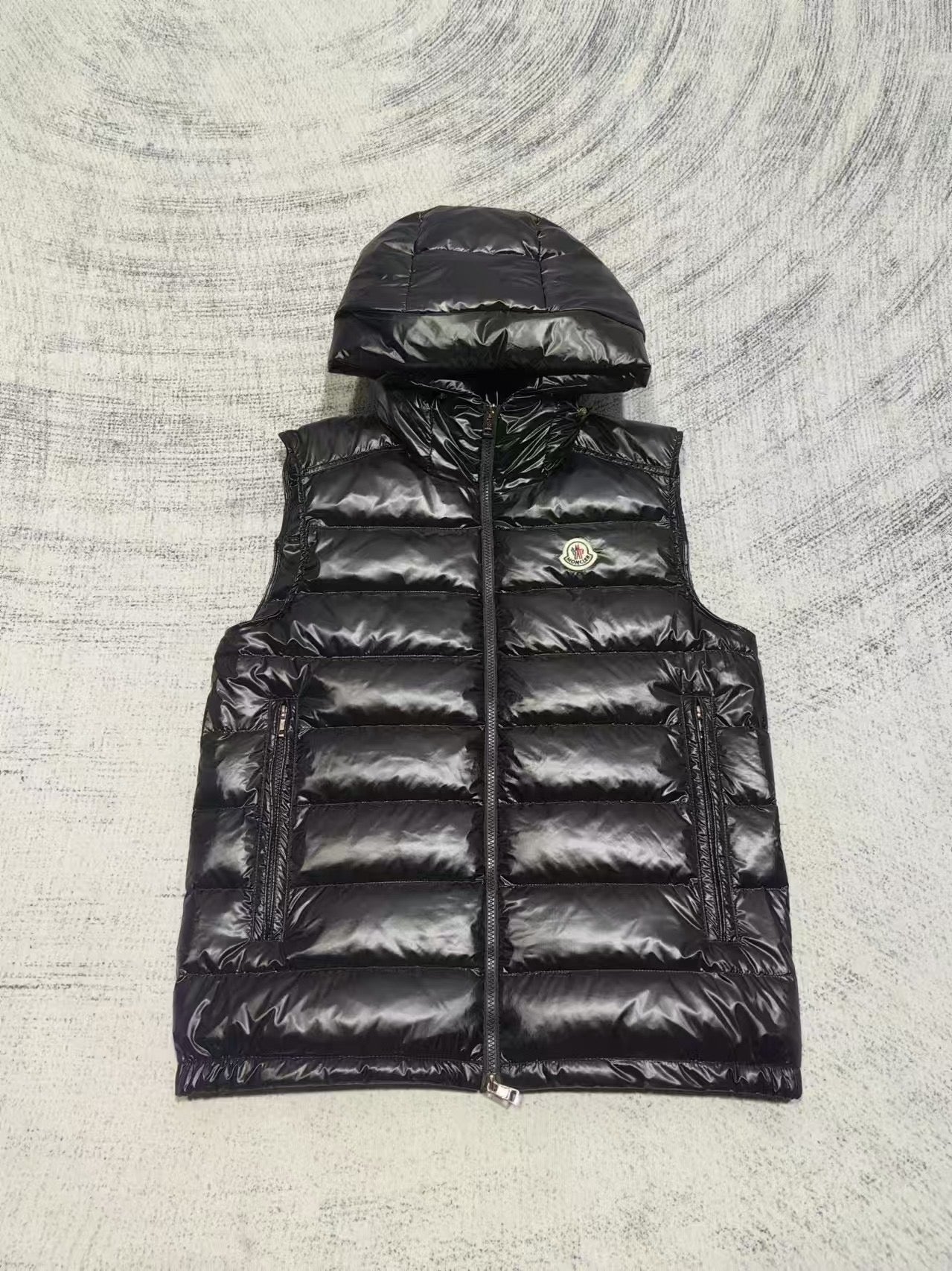 Chaleco negro y azul