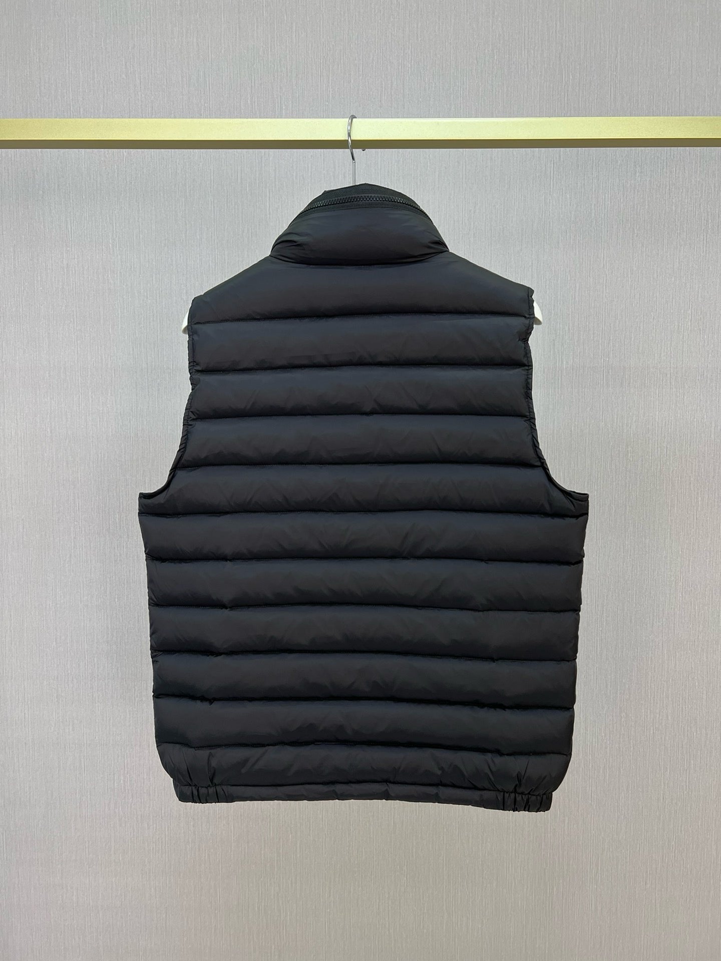 Black Vest - FashionHype.xyz