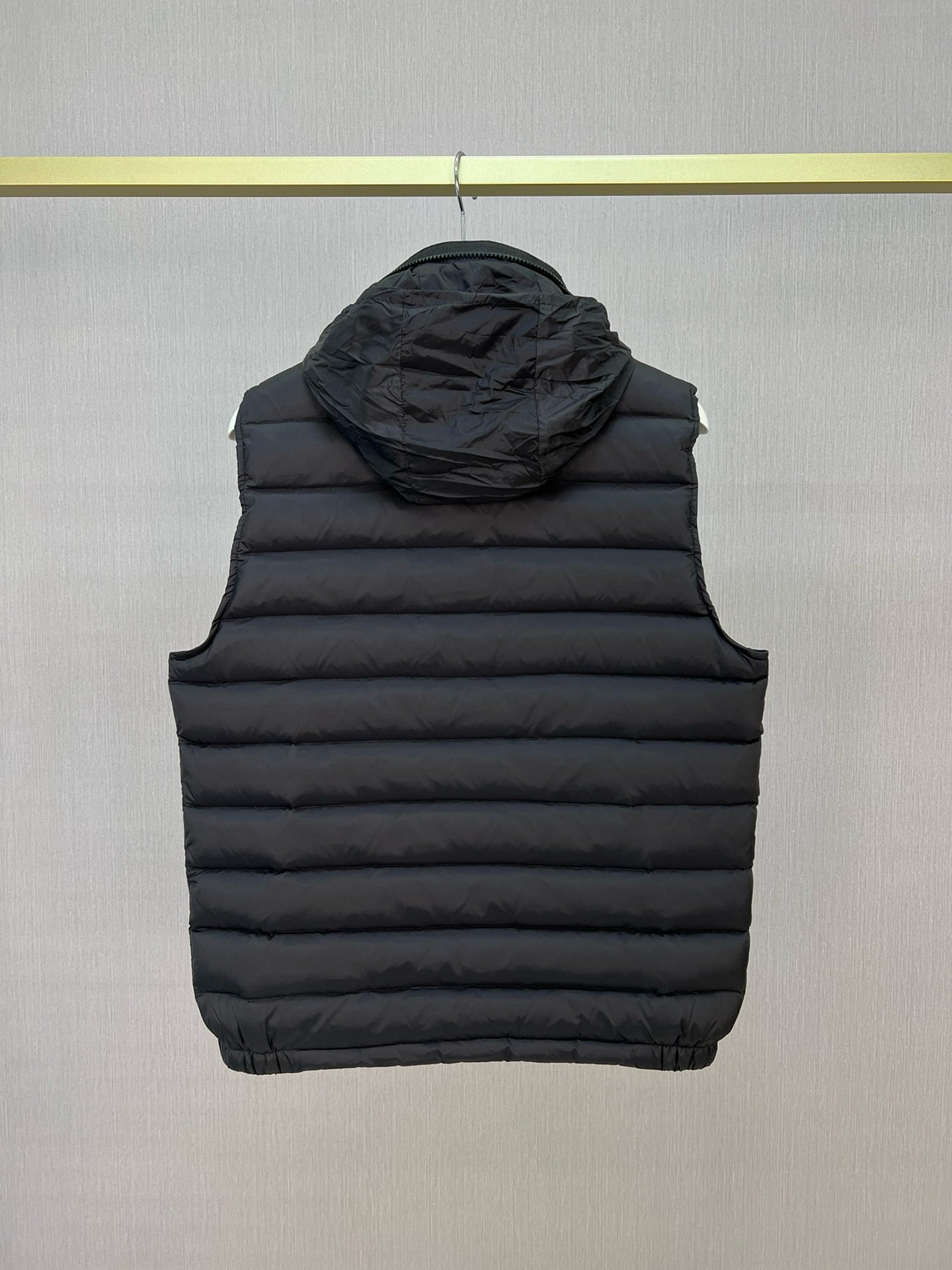 Black Vest - FashionHype.xyz