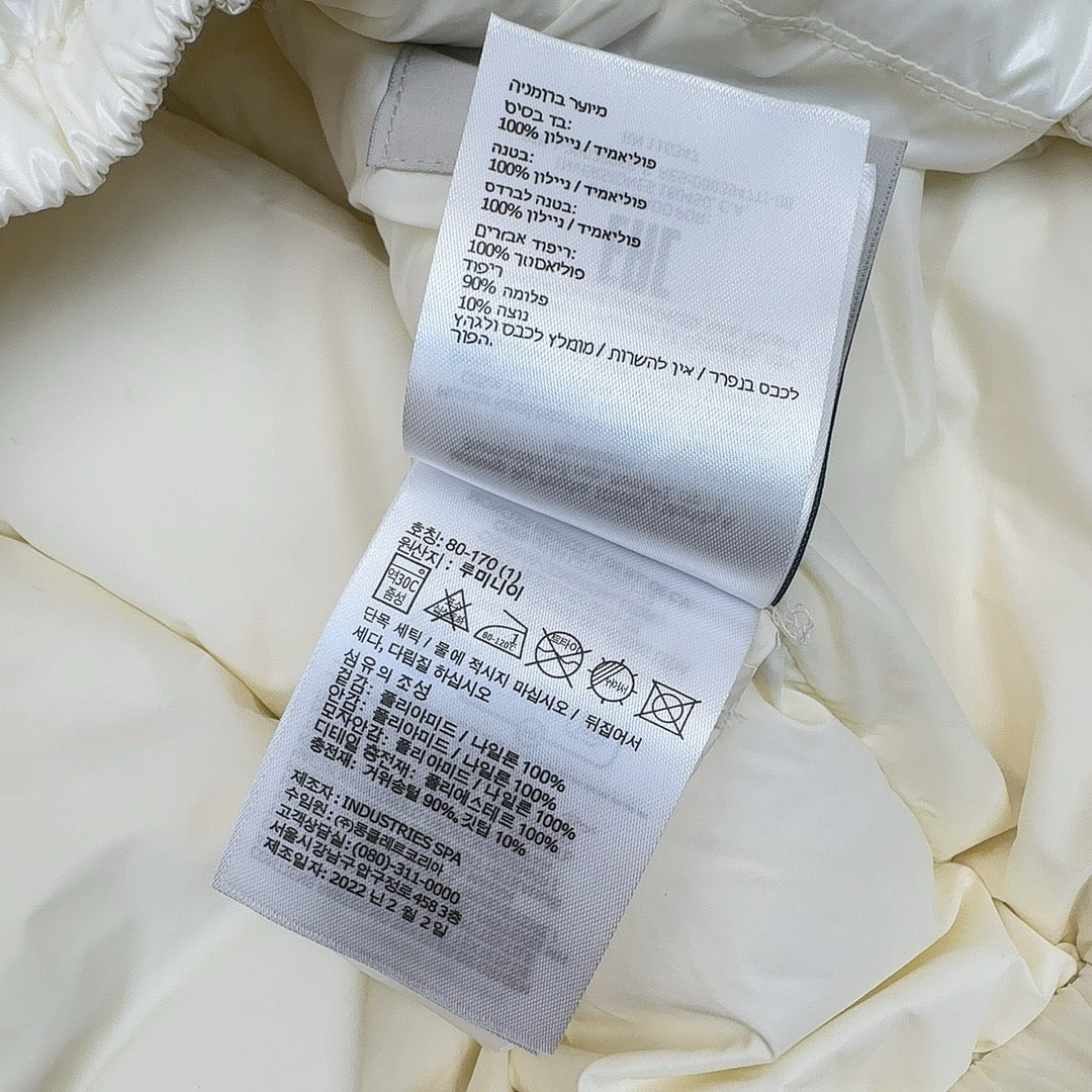 Schwarze, rosa und weiße Jacke