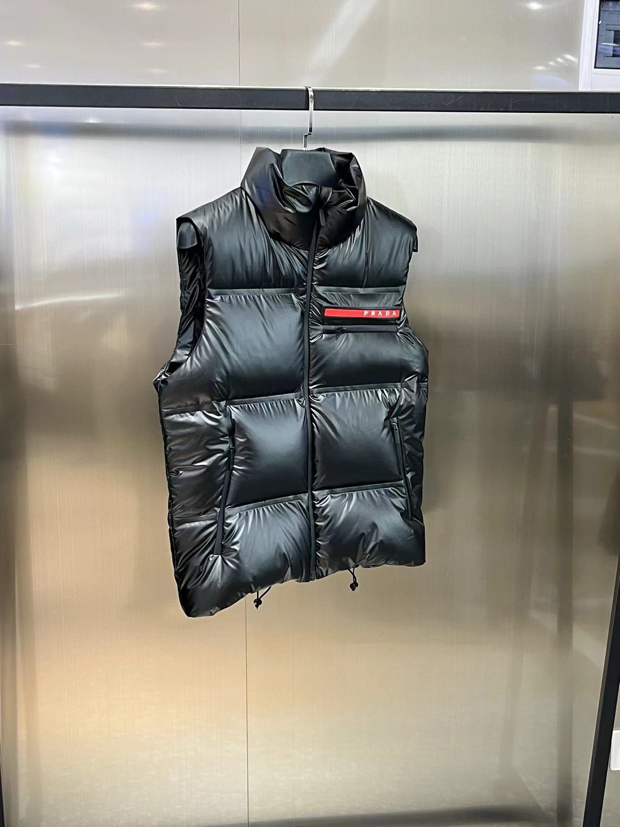 Black Vest - FashionHype.xyz