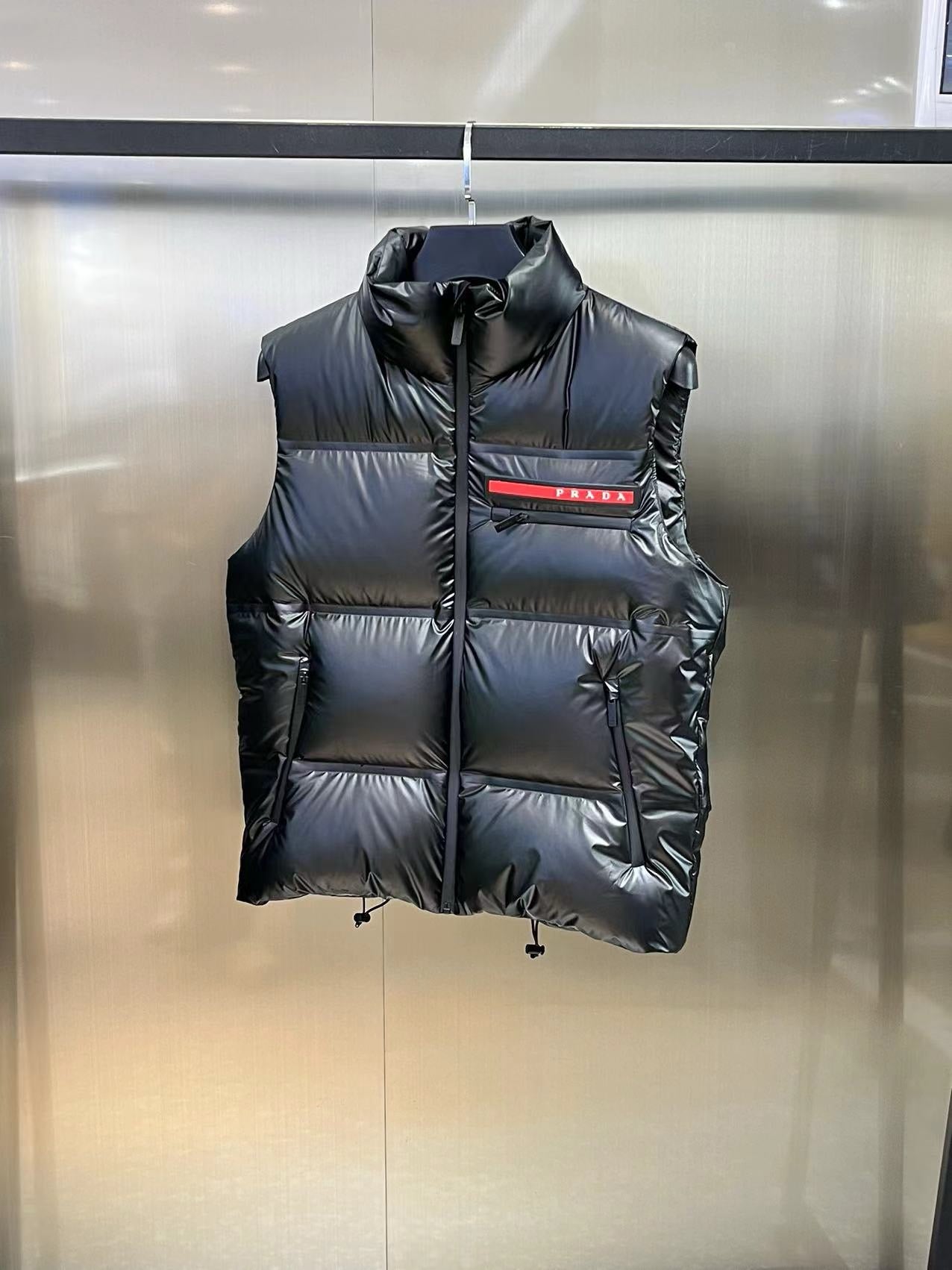 Black Vest - FashionHype.xyz