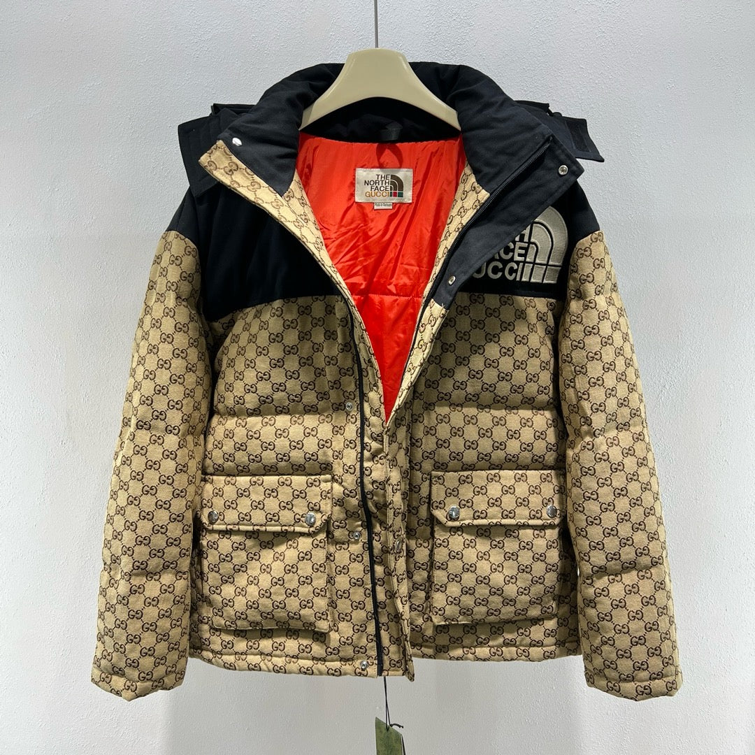 Khaki-schwarze und grün-schwarze Jacke