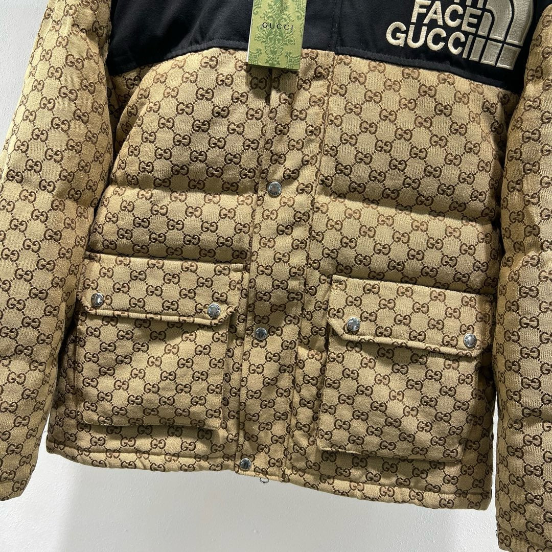 Khaki-schwarze und grün-schwarze Jacke