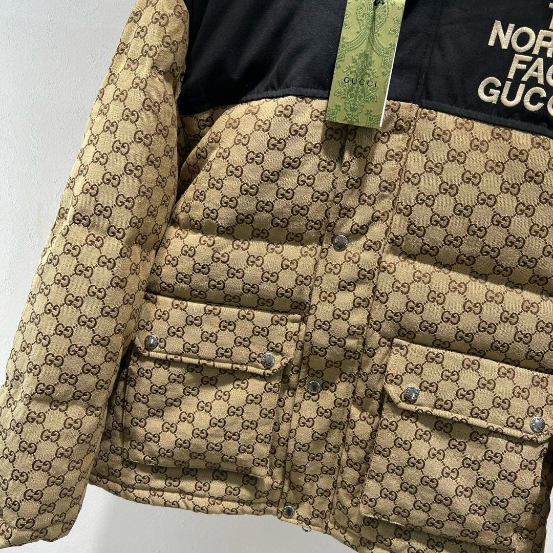 Khaki-schwarze und grün-schwarze Jacke