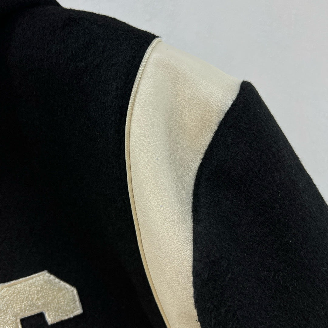 Schwarz weiße Jacke
