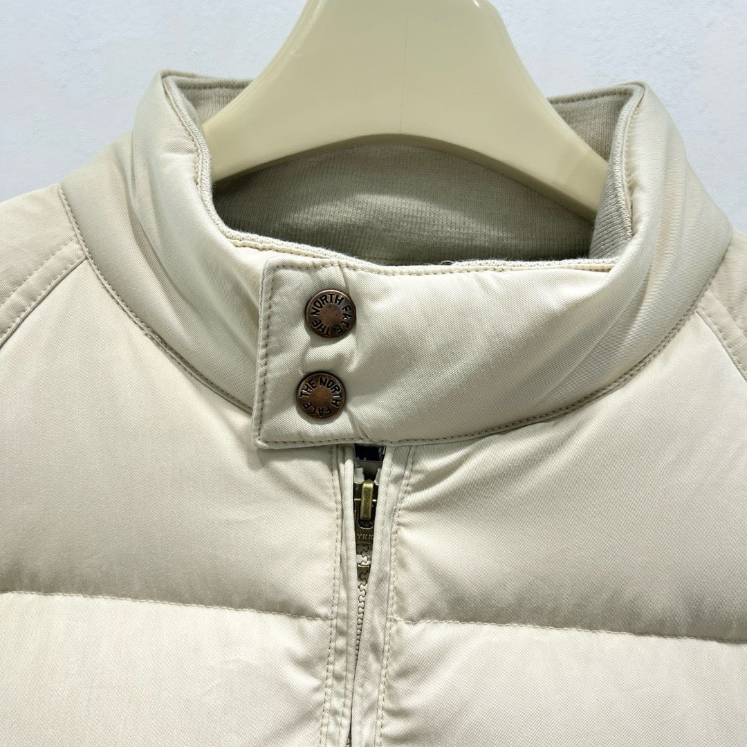 Chaqueta verde, negra y blanca