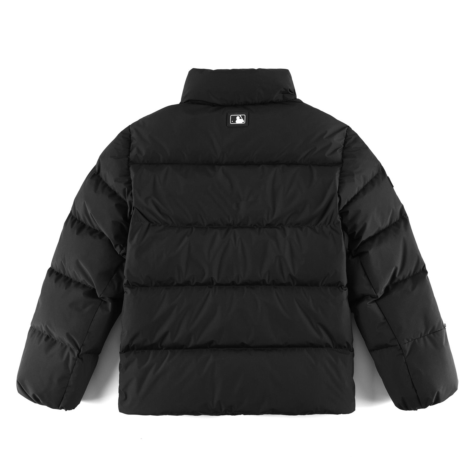 Schwarze, graue, rosa und weiße Jacke