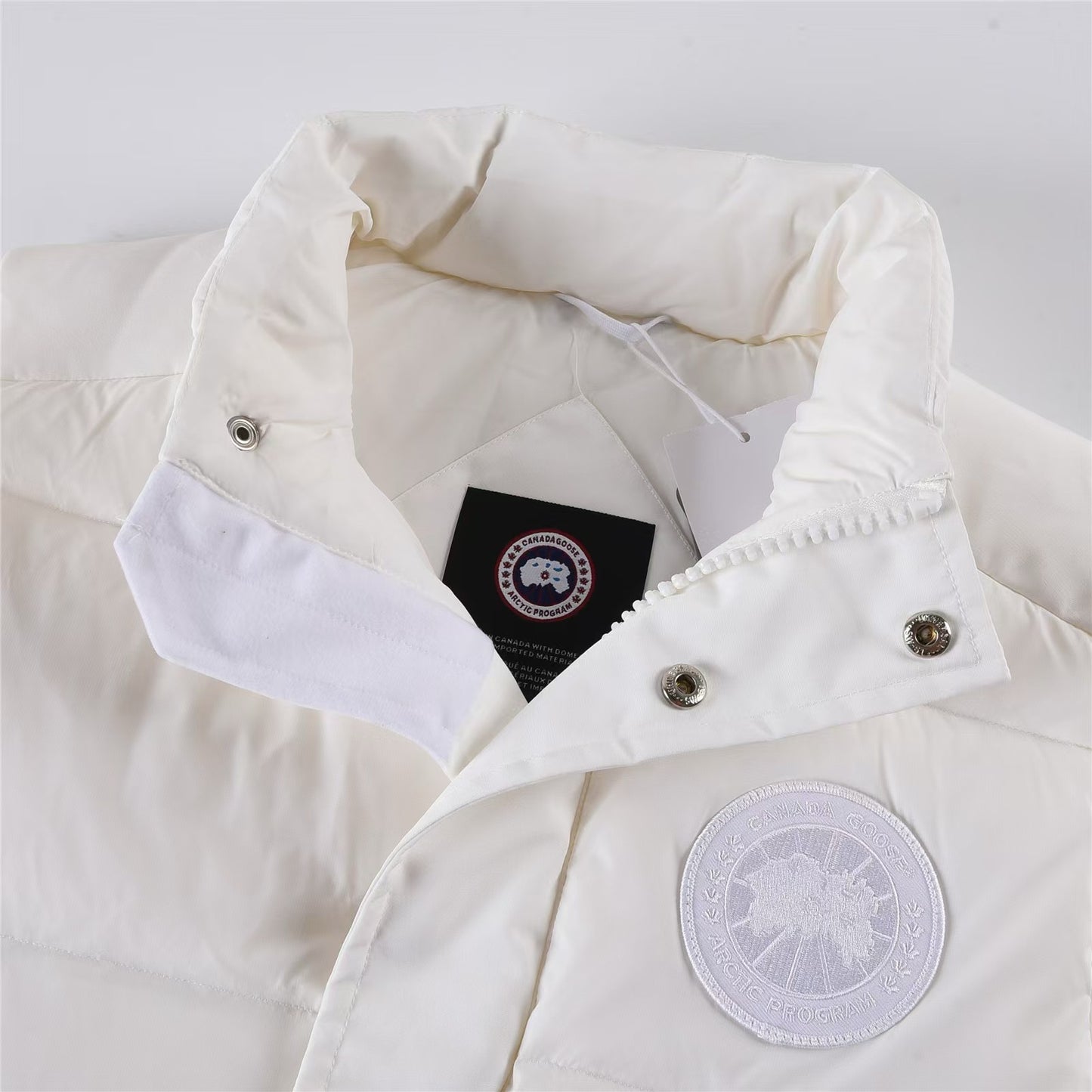 Chaleco blanco y negro