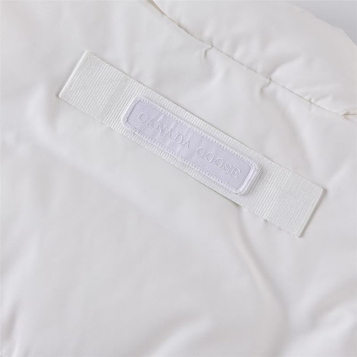 Chaleco blanco y negro