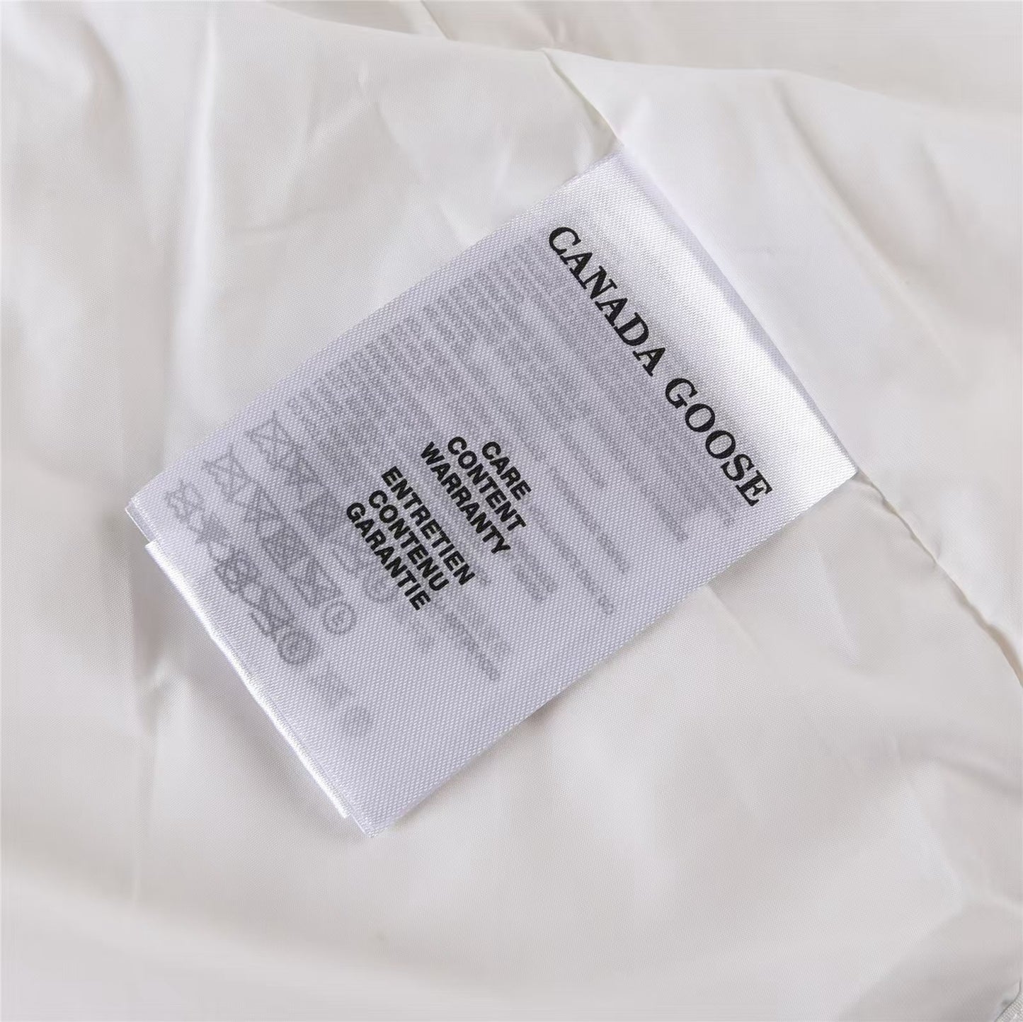 Chaleco blanco y negro