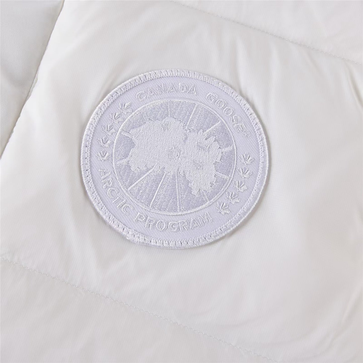 Chaleco blanco y negro