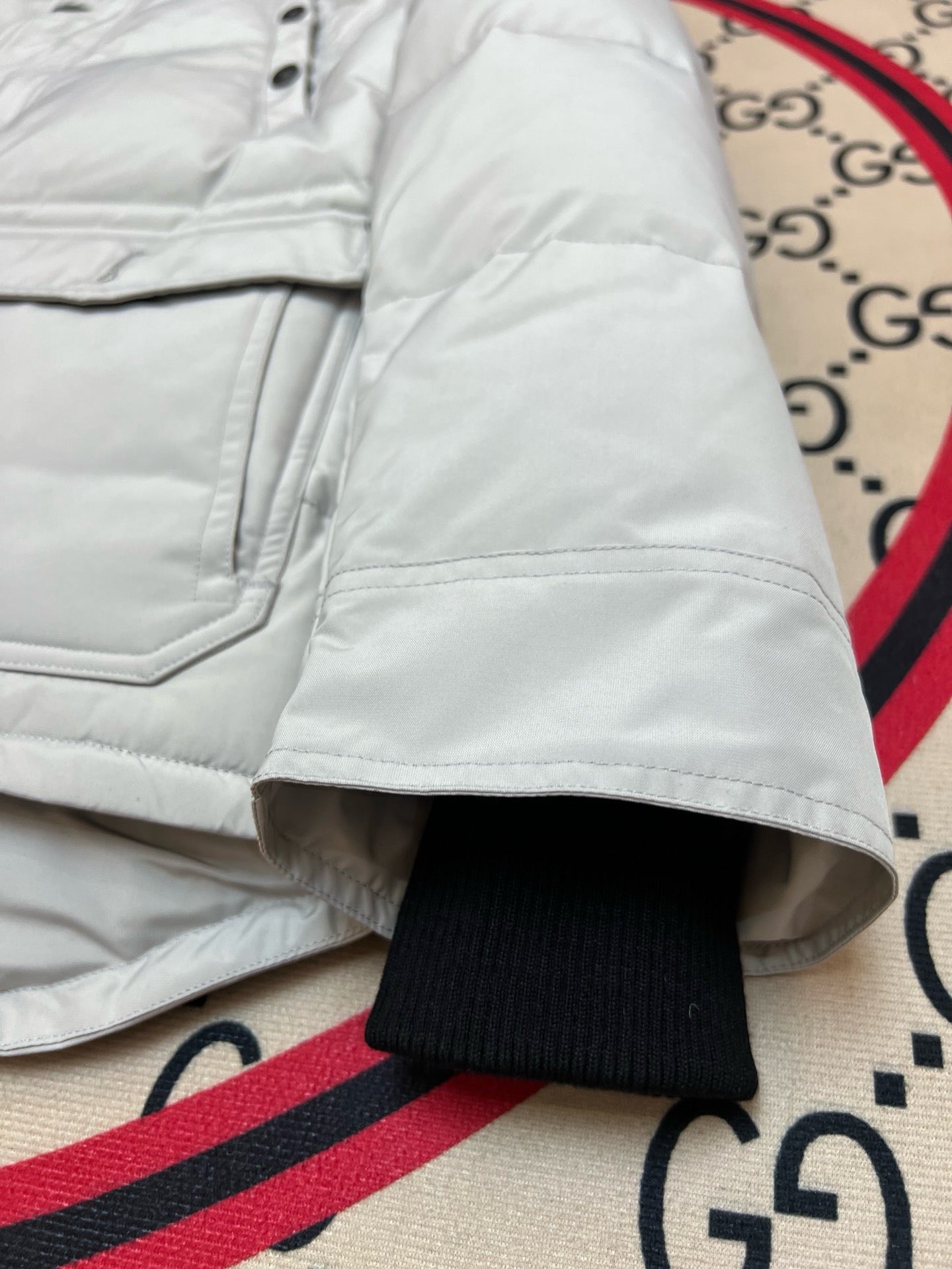 Black and White  Jacket - Size L - FashionHype.xyz