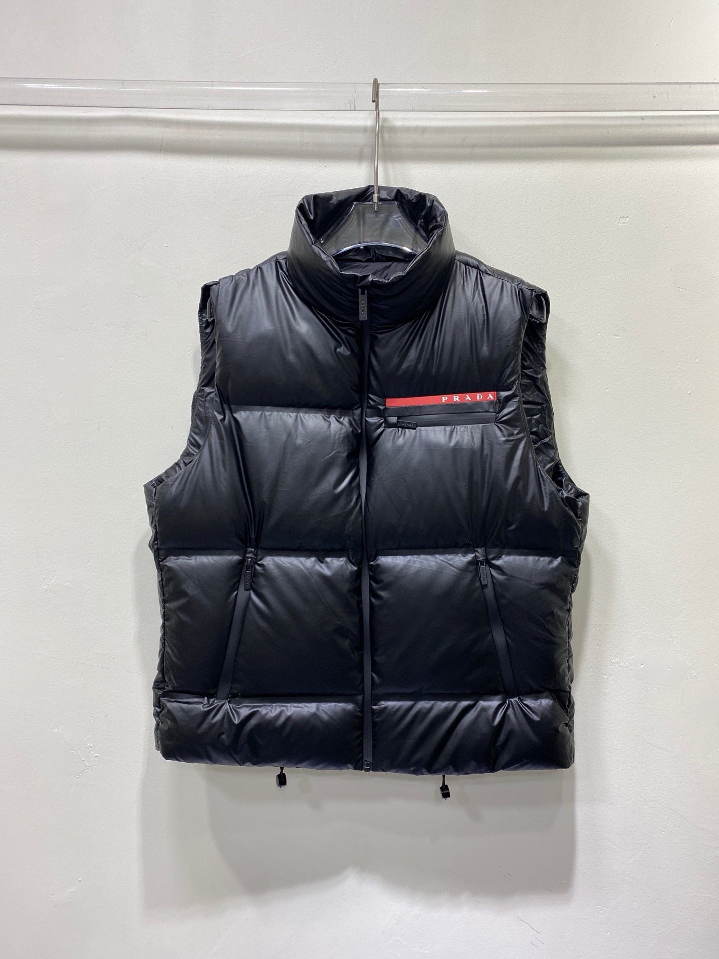 Black Vest - FashionHype.xyz