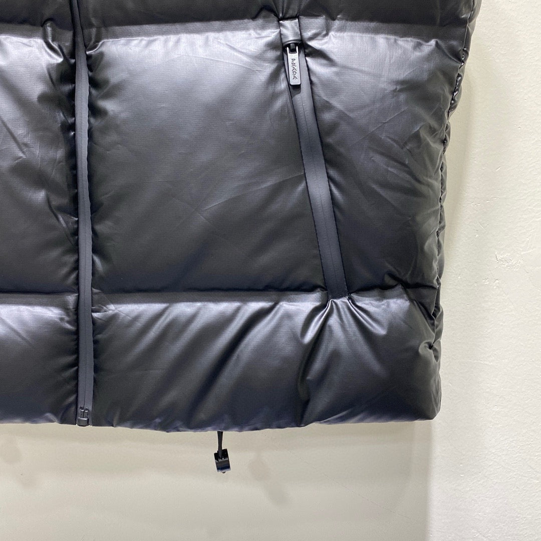 Black Vest - FashionHype.xyz
