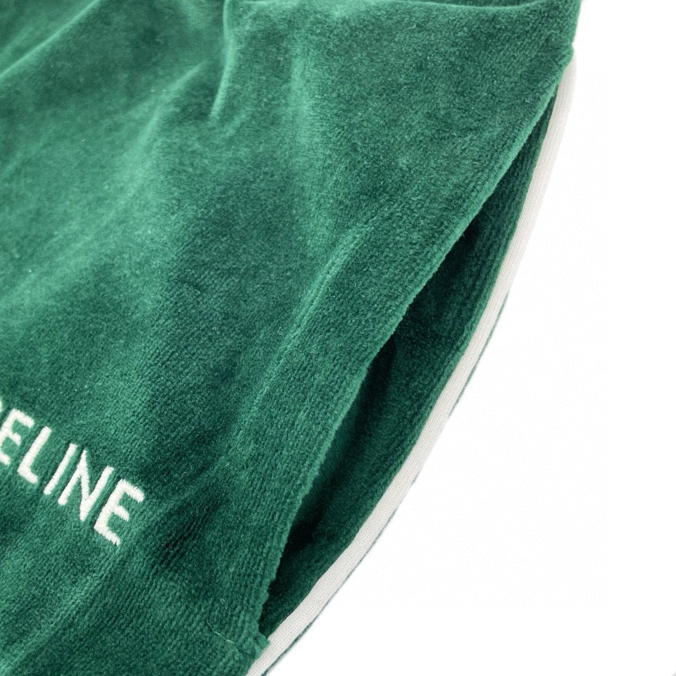 Schwarze und grüne Hose