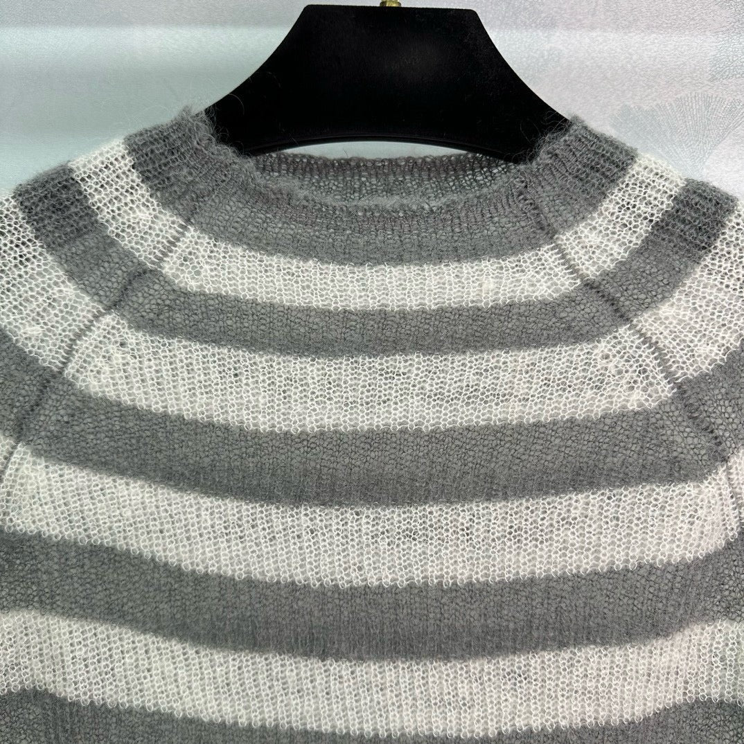 Grauweißes Sweatshirt (Marke ?)