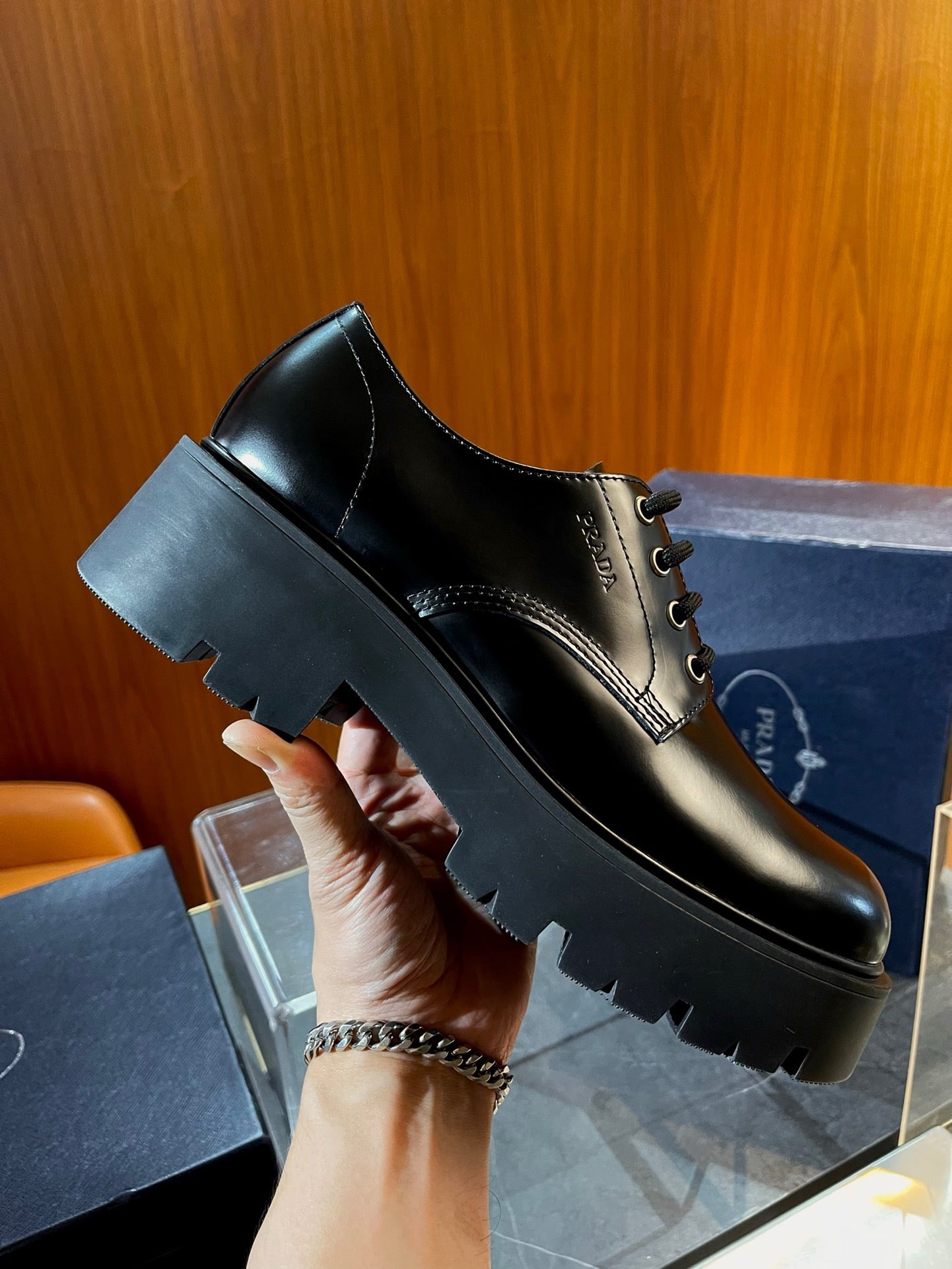 Schwarze Schuhe