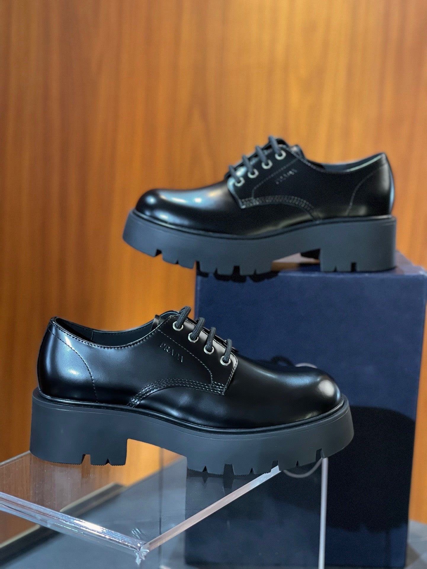 Schwarze Schuhe