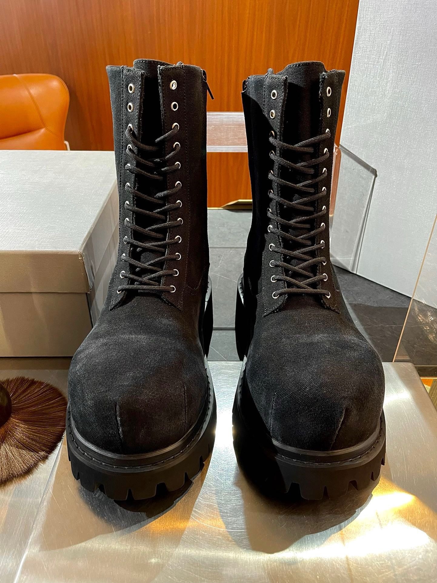 Schwarze Schuhe