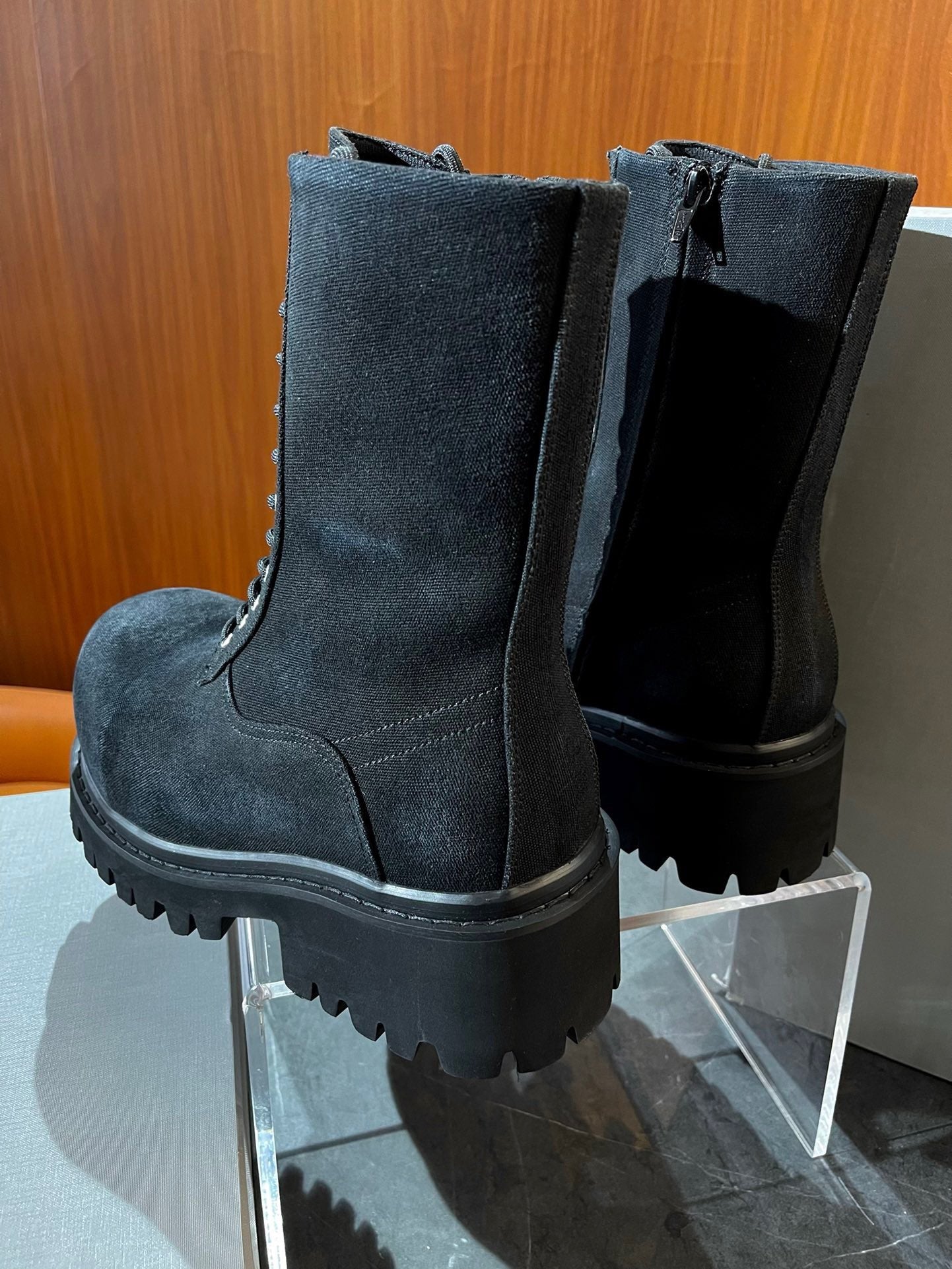 Schwarze Schuhe