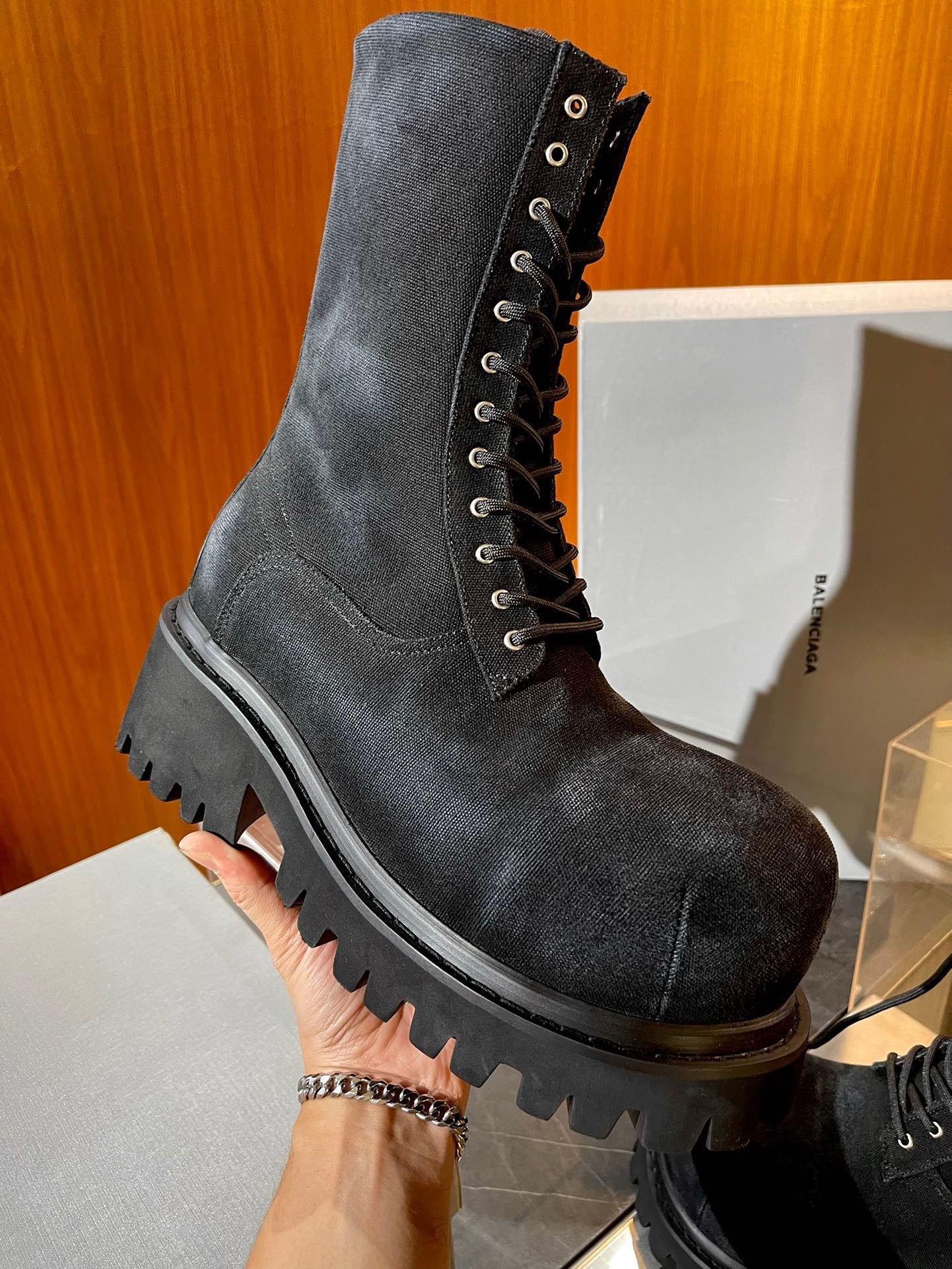Schwarze Schuhe
