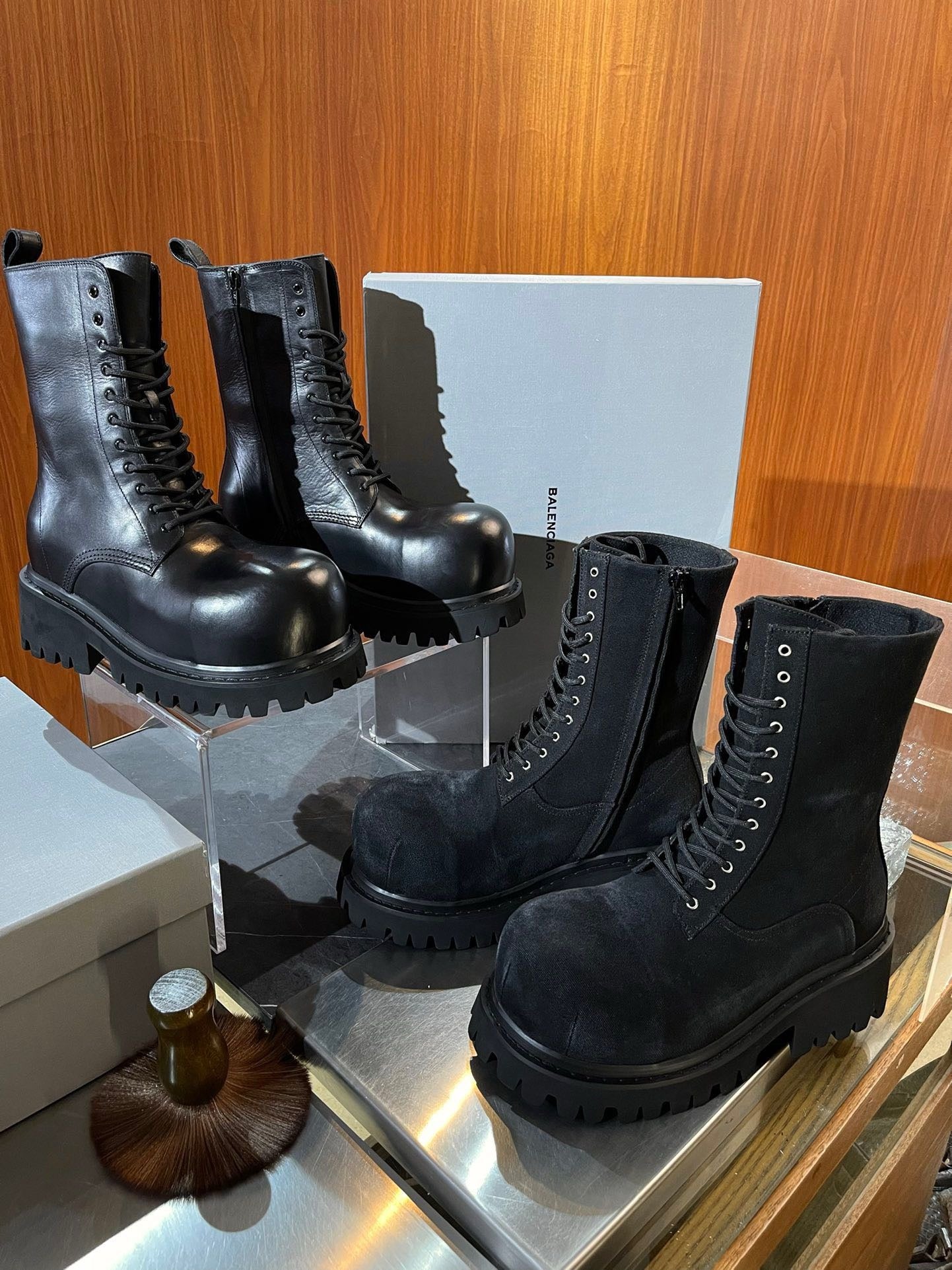 Schwarze Schuhe
