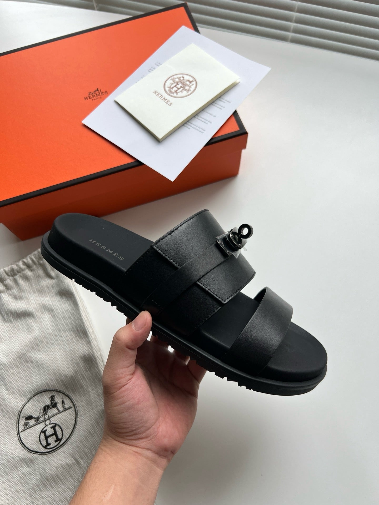 Black Shoes - FashionHype.xyz