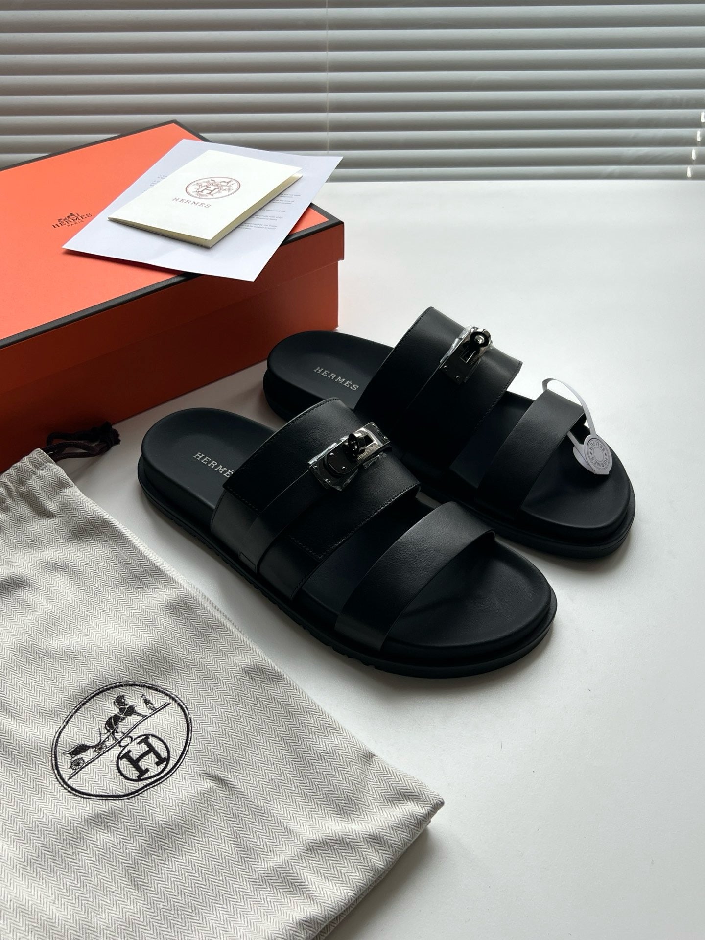 Black Shoes - FashionHype.xyz