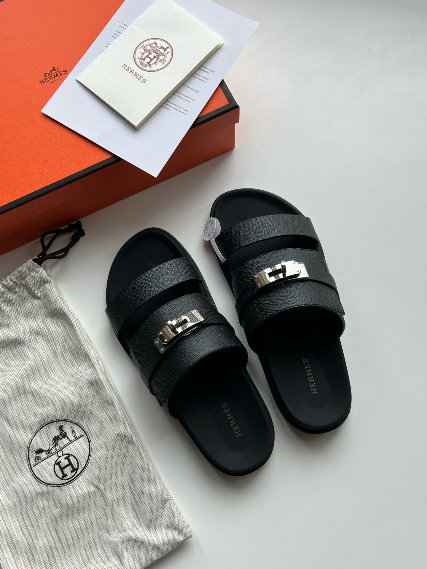 Schwarze Schuhe
