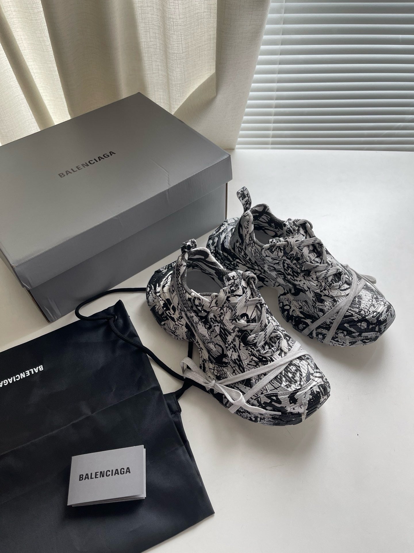 Mehrfarbige Schuhe