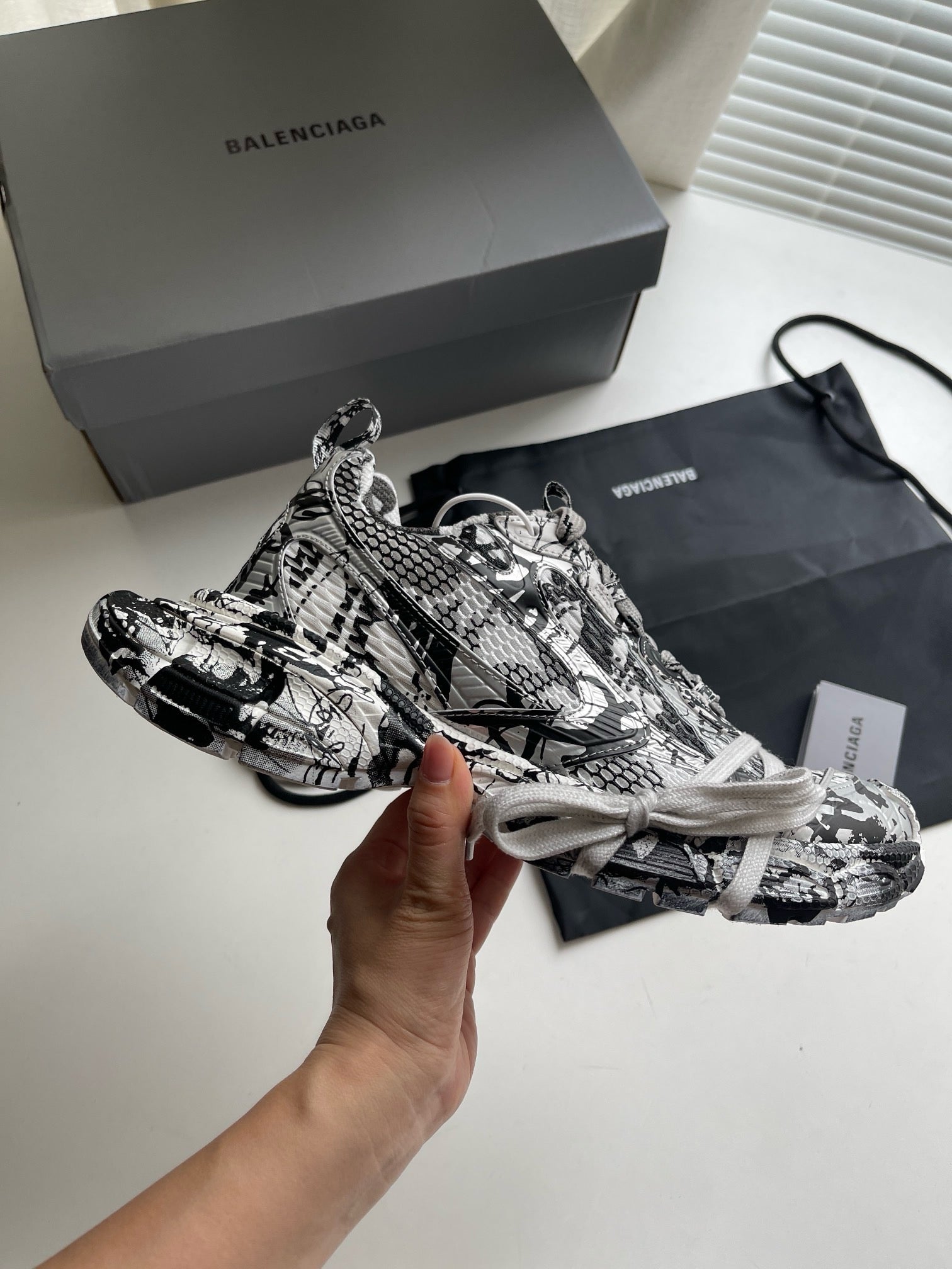 Mehrfarbige Schuhe