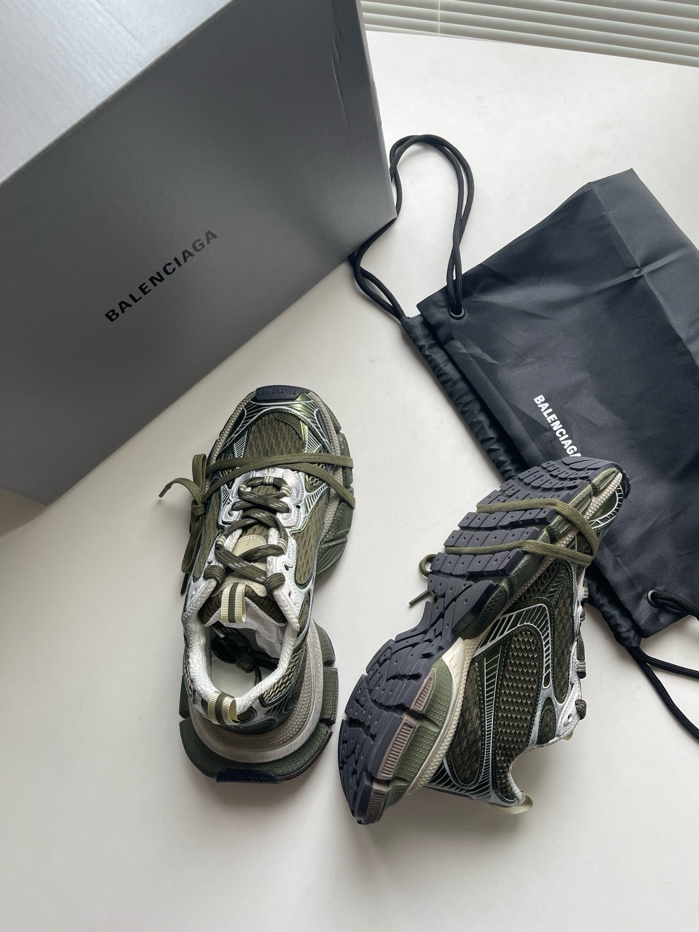 Mehrfarbige Schuhe
