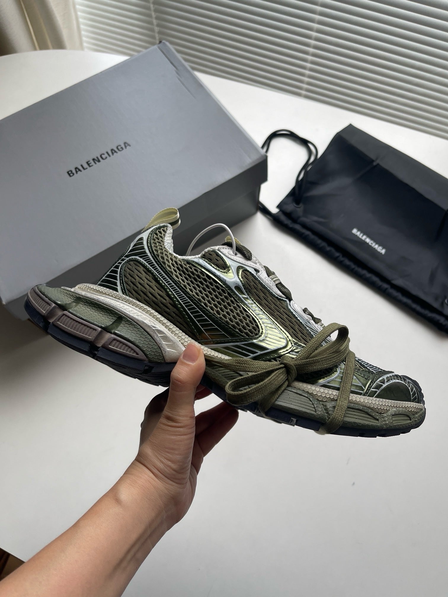 Mehrfarbige Schuhe