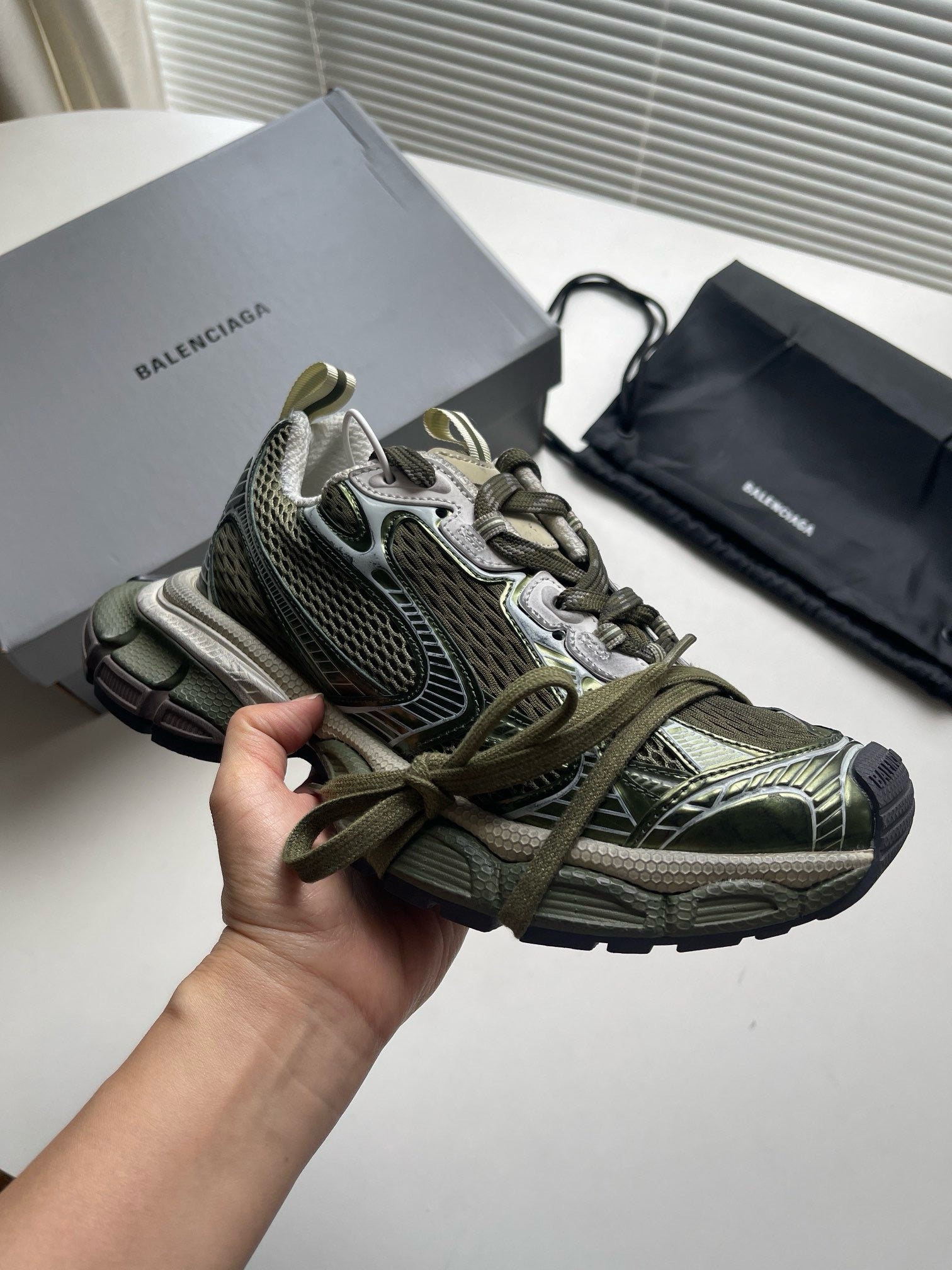Mehrfarbige Schuhe
