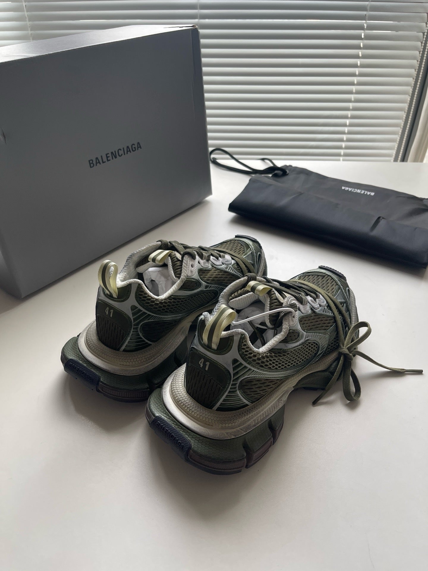 Mehrfarbige Schuhe