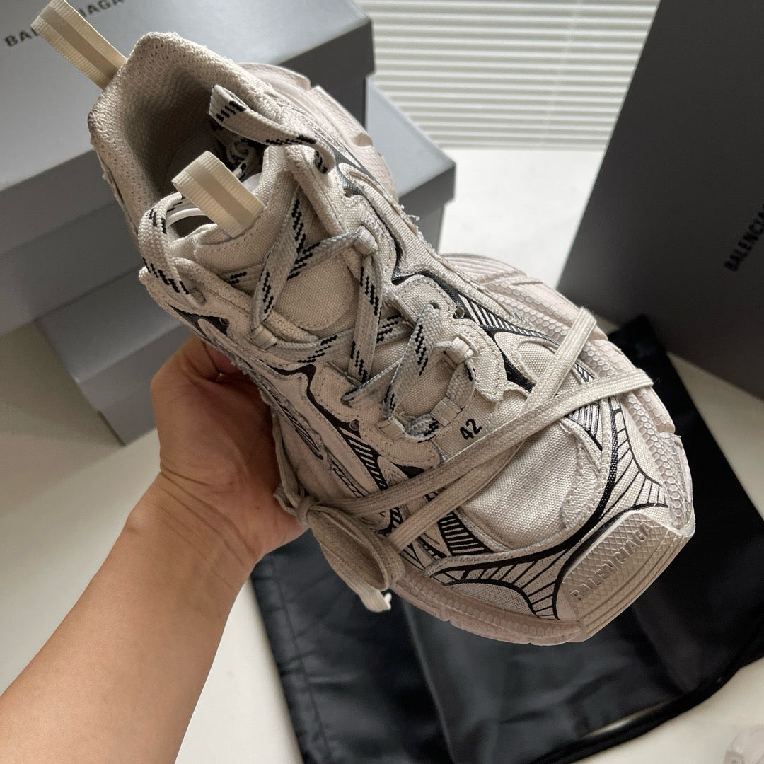 Schuhe in Himmelblau, Rosa und Khaki
