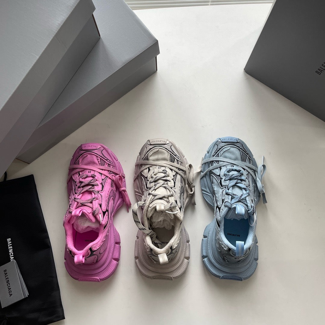 Schuhe in Himmelblau, Rosa und Khaki