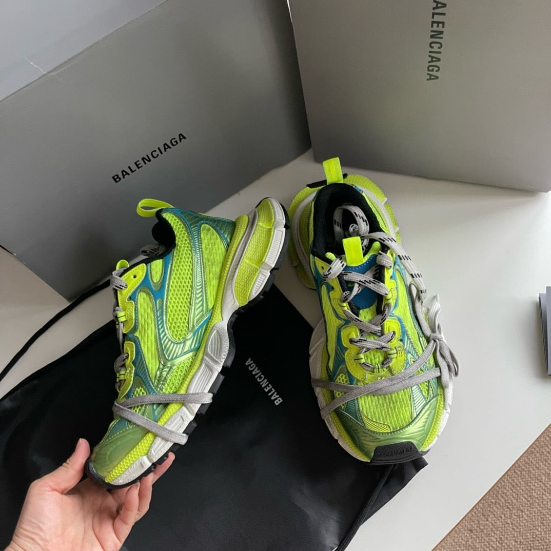 Mehrfarbige Schuhe