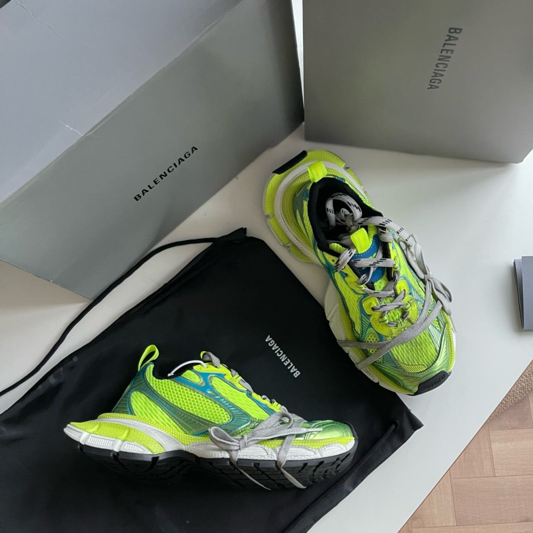 Mehrfarbige Schuhe