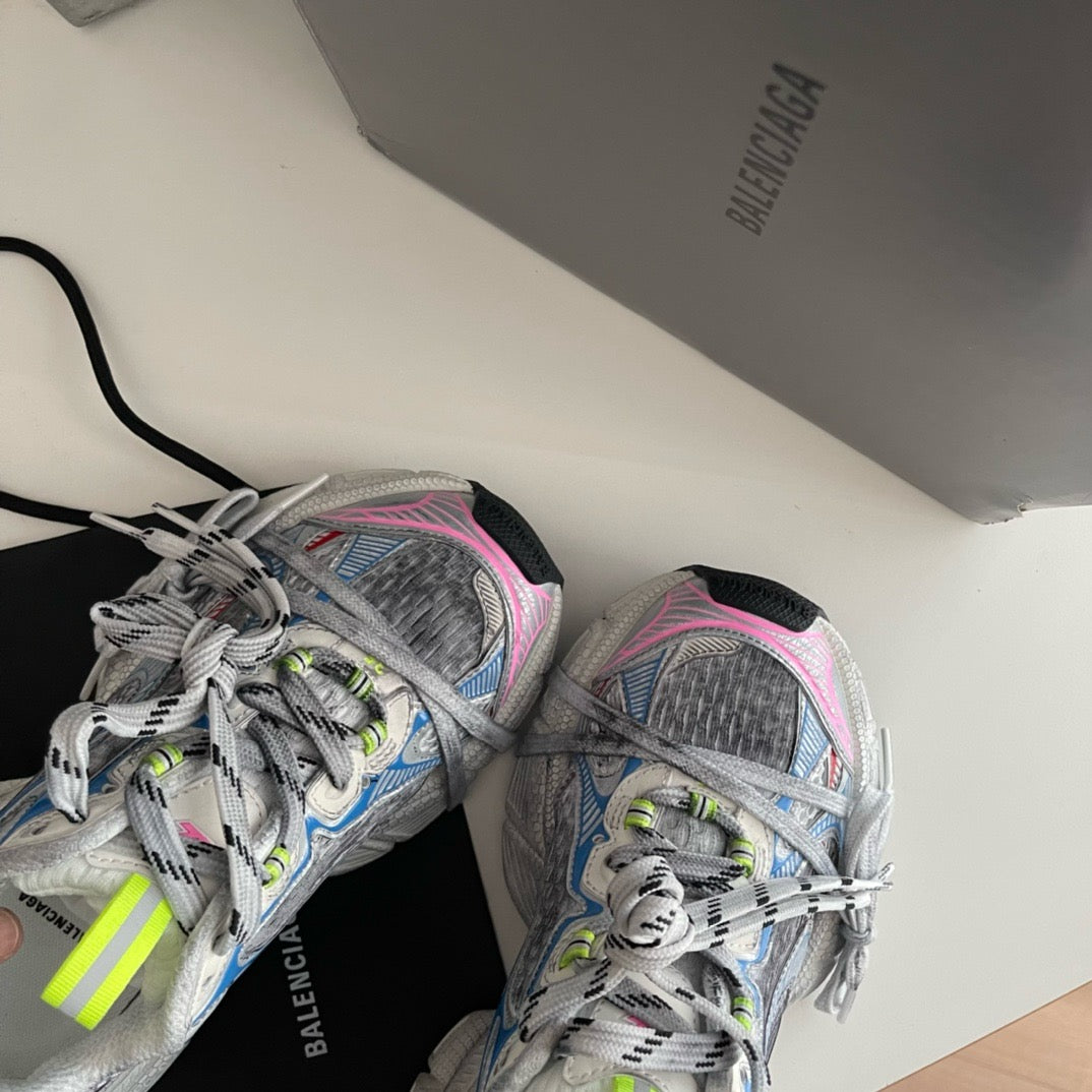 Mehrfarbige Schuhe