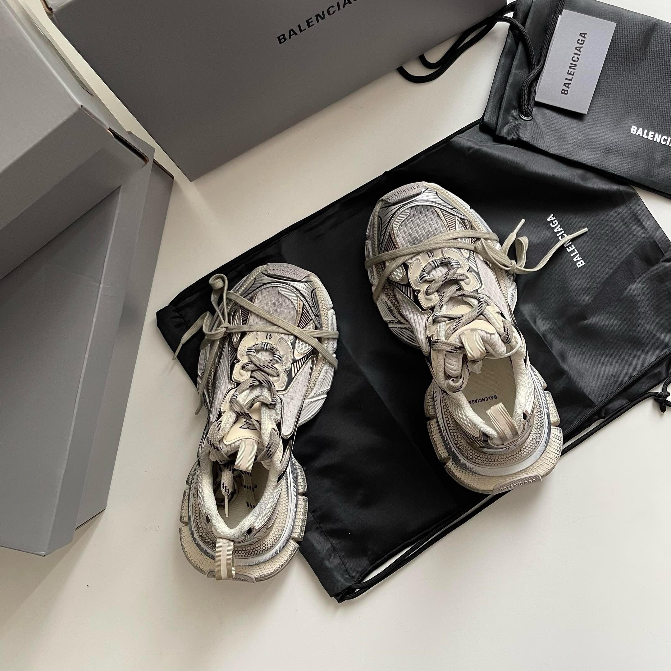 Mehrfarbige Schuhe