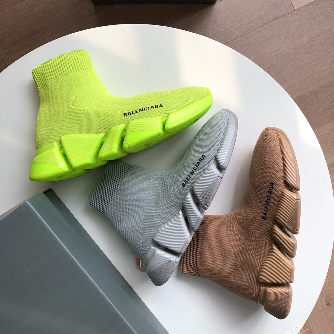 Khaki- und grüne Schuhe
